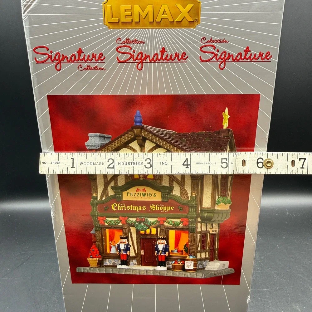 Lemax Pawfection Dog Cat Pet Bakery Christmas Shoppe Building Caddington Village